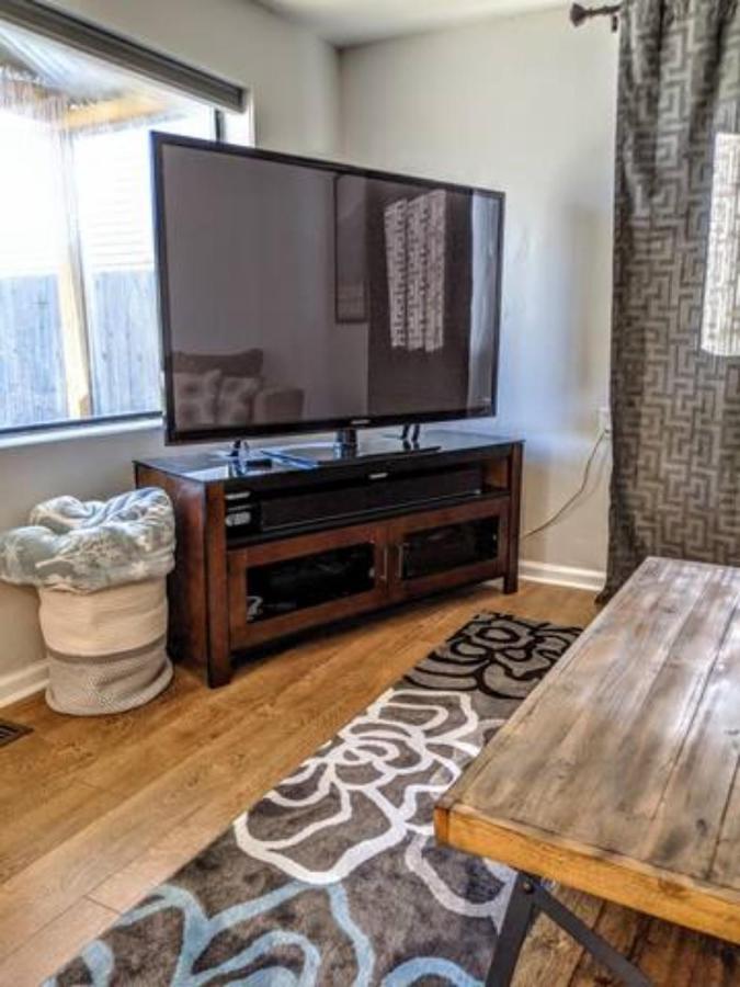 Little Blue Bungalow On Boise'S Bench, Pet Friendly, Fully Fenced Yard With Doggie Door! 2 Miles From Bsu, 5 Minutes From Downtown Boise, Desk And Workstation For Remote Workers, 2 Tv'S Large Walk-In Closet, Good For Mid-Term Stays المظهر الخارجي الصورة