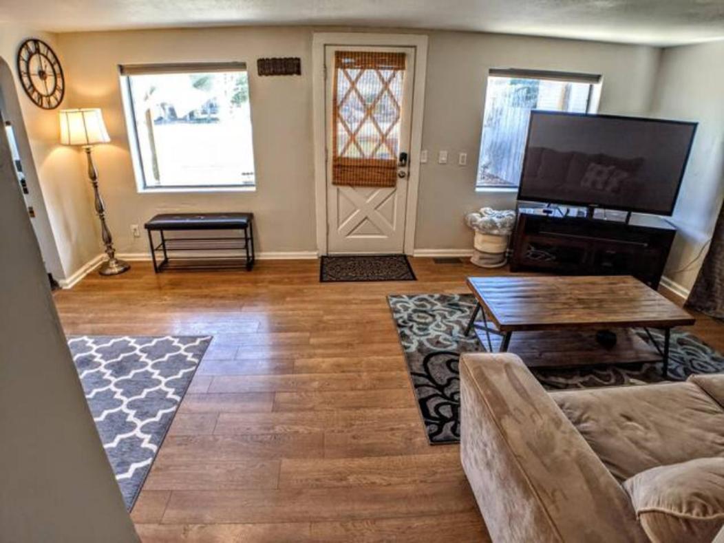 Little Blue Bungalow On Boise'S Bench, Pet Friendly, Fully Fenced Yard With Doggie Door! 2 Miles From Bsu, 5 Minutes From Downtown Boise, Desk And Workstation For Remote Workers, 2 Tv'S Large Walk-In Closet, Good For Mid-Term Stays المظهر الخارجي الصورة