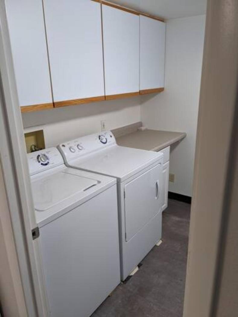 Little Blue Bungalow On Boise'S Bench, Pet Friendly, Fully Fenced Yard With Doggie Door! 2 Miles From Bsu, 5 Minutes From Downtown Boise, Desk And Workstation For Remote Workers, 2 Tv'S Large Walk-In Closet, Good For Mid-Term Stays المظهر الخارجي الصورة