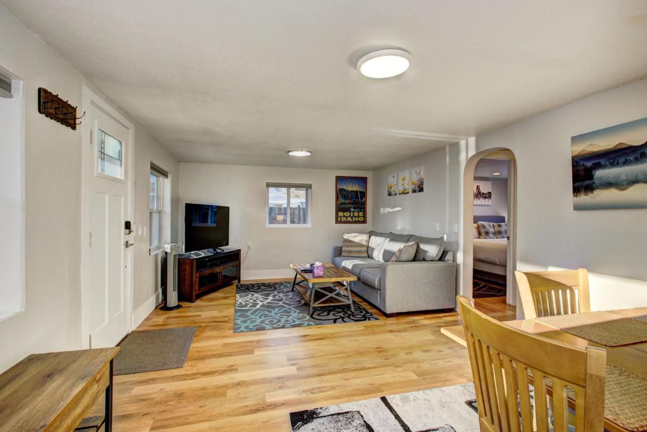 Little Blue Bungalow On Boise'S Bench, Pet Friendly, Fully Fenced Yard With Doggie Door! 2 Miles From Bsu, 5 Minutes From Downtown Boise, Desk And Workstation For Remote Workers, 2 Tv'S Large Walk-In Closet, Good For Mid-Term Stays المظهر الخارجي الصورة