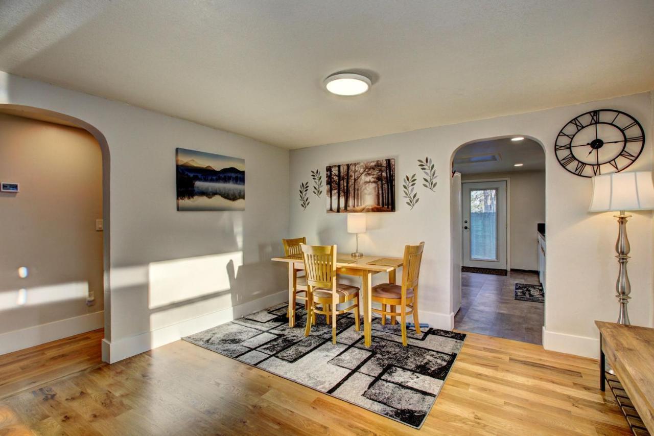 Little Blue Bungalow On Boise'S Bench, Pet Friendly, Fully Fenced Yard With Doggie Door! 2 Miles From Bsu, 5 Minutes From Downtown Boise, Desk And Workstation For Remote Workers, 2 Tv'S Large Walk-In Closet, Good For Mid-Term Stays المظهر الخارجي الصورة