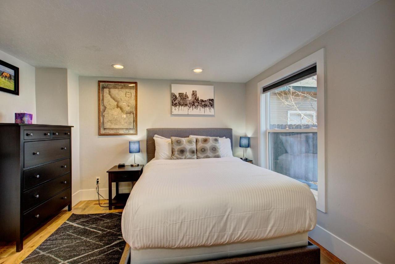 Little Blue Bungalow On Boise'S Bench, Pet Friendly, Fully Fenced Yard With Doggie Door! 2 Miles From Bsu, 5 Minutes From Downtown Boise, Desk And Workstation For Remote Workers, 2 Tv'S Large Walk-In Closet, Good For Mid-Term Stays المظهر الخارجي الصورة