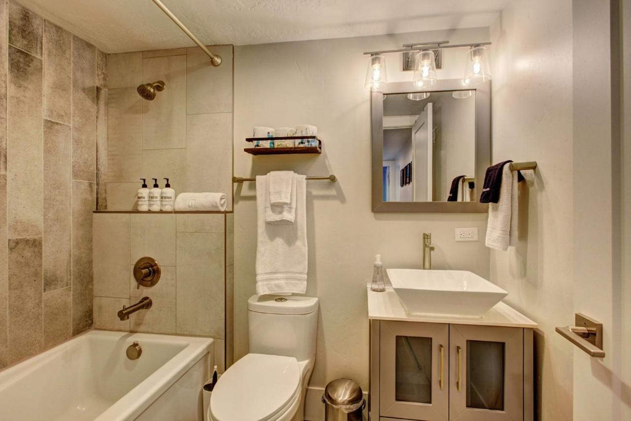 Little Blue Bungalow On Boise'S Bench, Pet Friendly, Fully Fenced Yard With Doggie Door! 2 Miles From Bsu, 5 Minutes From Downtown Boise, Desk And Workstation For Remote Workers, 2 Tv'S Large Walk-In Closet, Good For Mid-Term Stays المظهر الخارجي الصورة