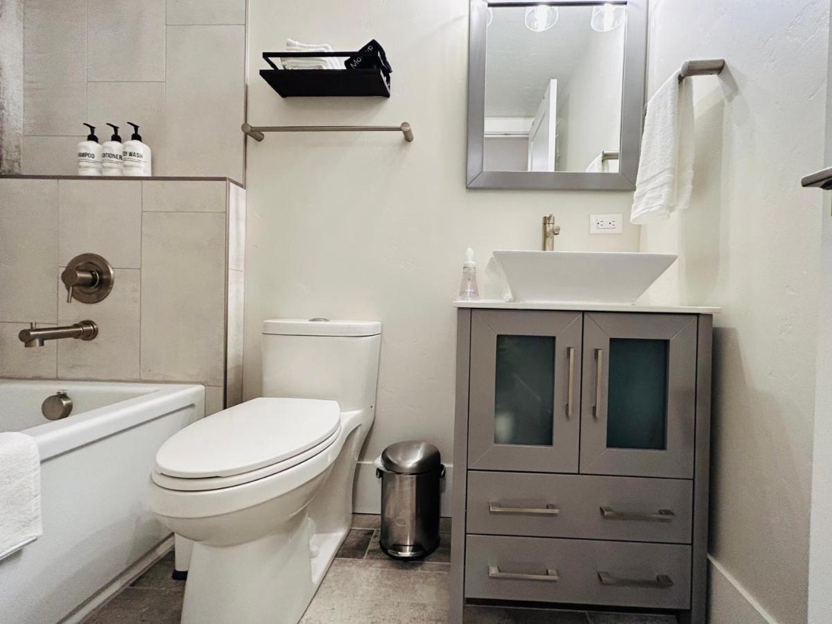 Little Blue Bungalow On Boise'S Bench, Pet Friendly, Fully Fenced Yard With Doggie Door! 2 Miles From Bsu, 5 Minutes From Downtown Boise, Desk And Workstation For Remote Workers, 2 Tv'S Large Walk-In Closet, Good For Mid-Term Stays المظهر الخارجي الصورة
