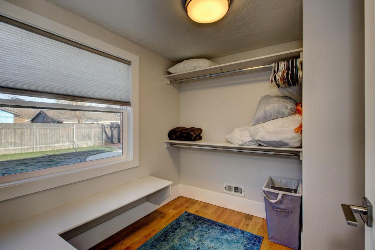 Little Blue Bungalow On Boise'S Bench, Pet Friendly, Fully Fenced Yard With Doggie Door! 2 Miles From Bsu, 5 Minutes From Downtown Boise, Desk And Workstation For Remote Workers, 2 Tv'S Large Walk-In Closet, Good For Mid-Term Stays المظهر الخارجي الصورة